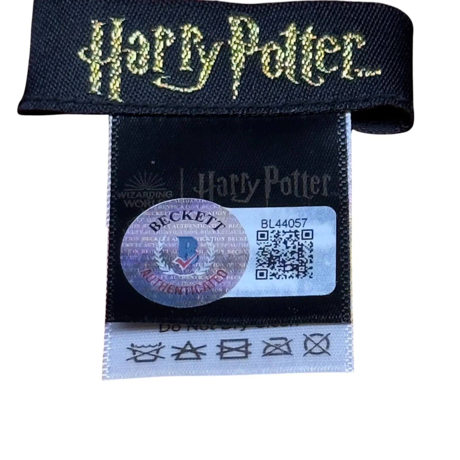 Daniel Radcliffe — Daniel Radcliffe Signed Harry Potter Gryffidndor Neck Tie Autograph Beckett BAS!, image 3
