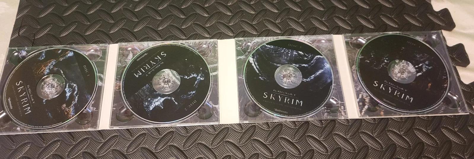 The Elder Scrolls V Skyrim Original Soundtrack 4 CD Set Signed by Jeremy Soule, image 2