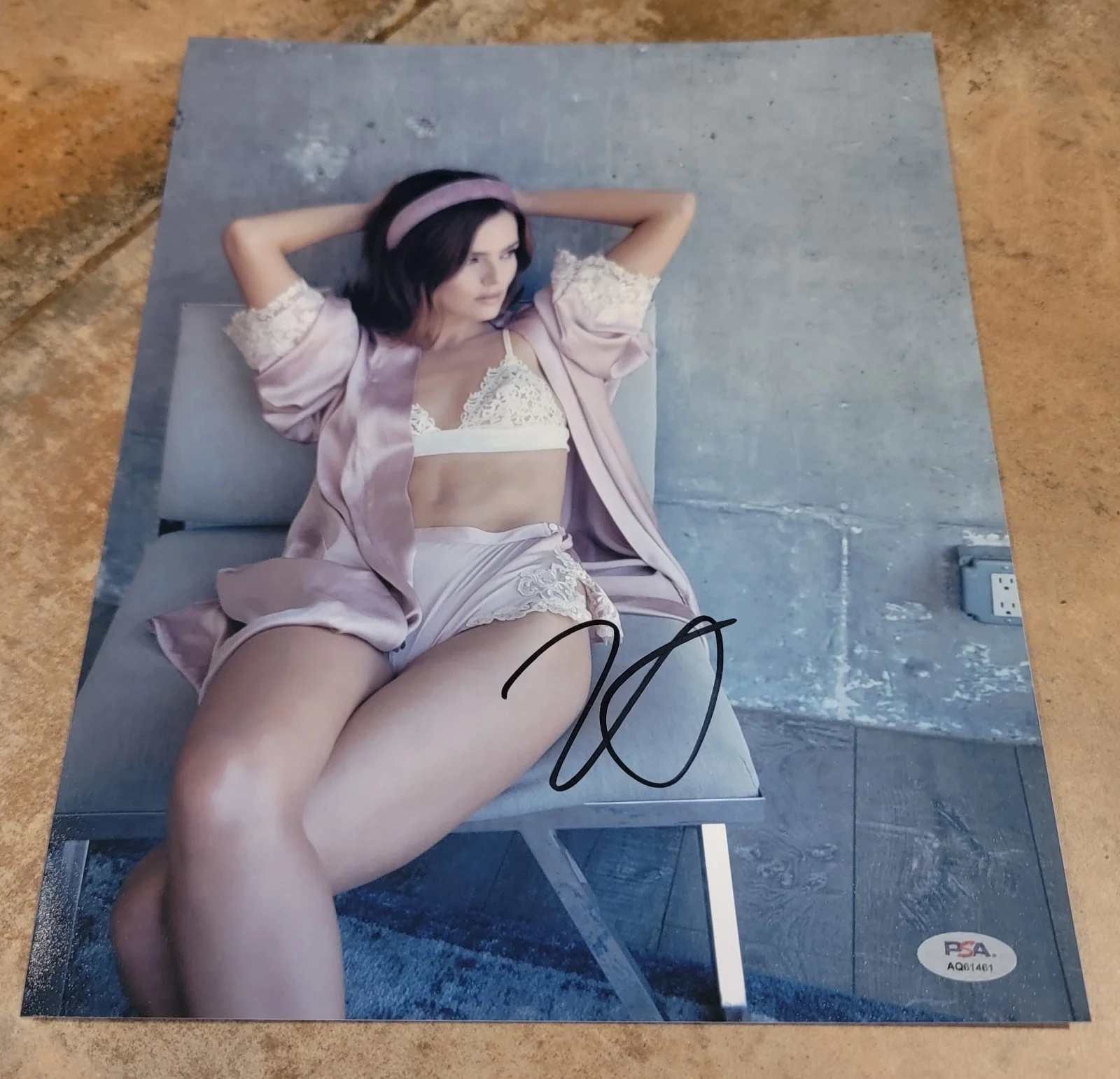 Zoey Deutch — Zoey Deutch signed 11x14 Photo PSA DNA Autograph pink lace underwear robe