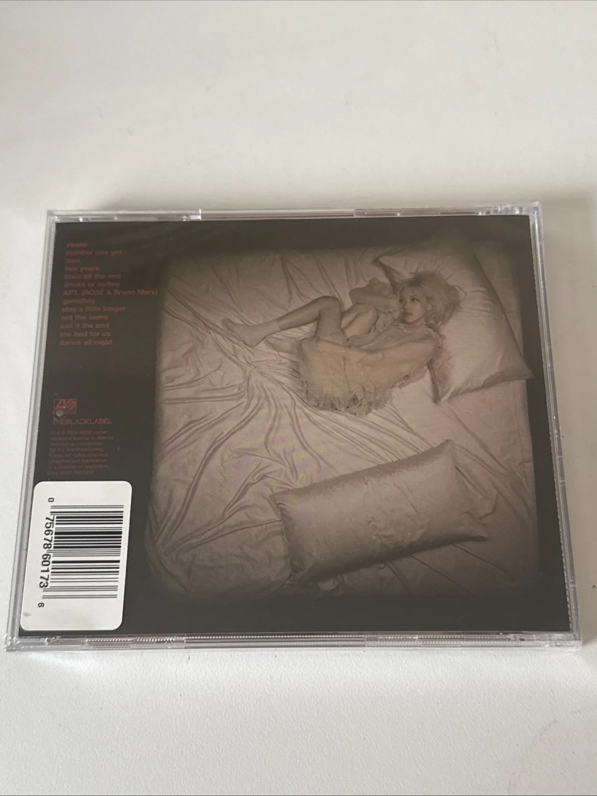 BLACKPINK Rose Rosie Jewel Case Signed Version CD with Lyric Book IN HAND, изображение 2