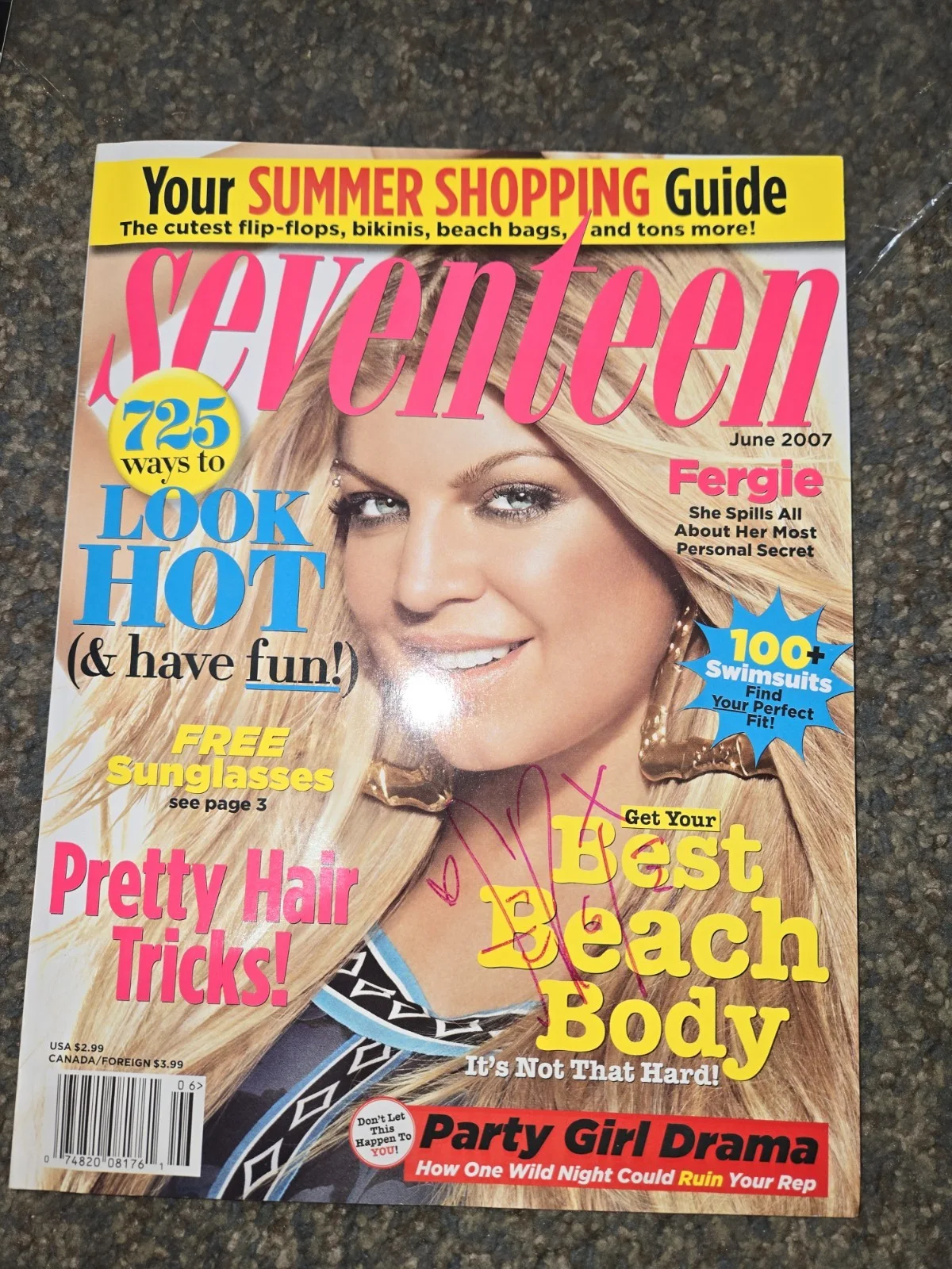 Fergie pink color Signed Autographed Black Eyed Peas Seventeen Magazine, изображение 2