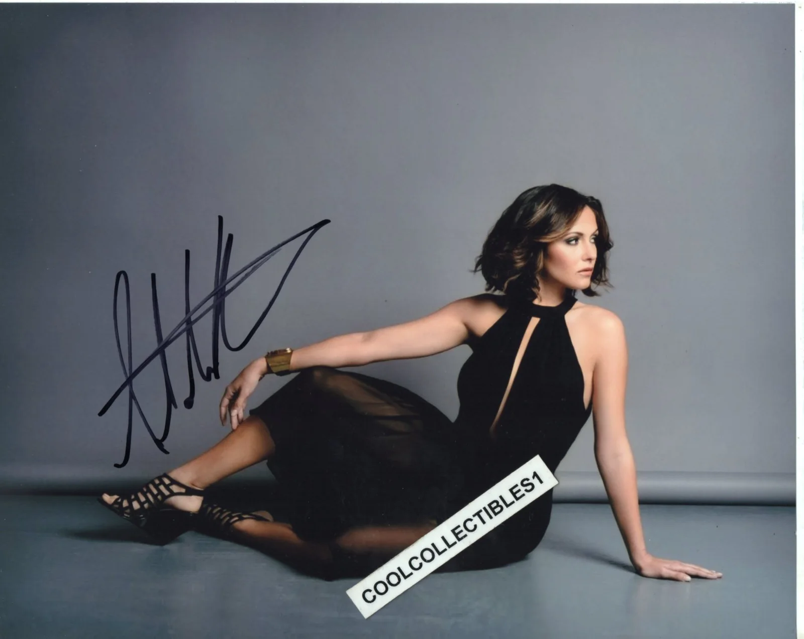 ITALIA RICCI — ITALIA RICCI "DESIGNATED SURVIVOR" IN PERSON SIGNED 8X10 COLOR PHOTO 5 COA