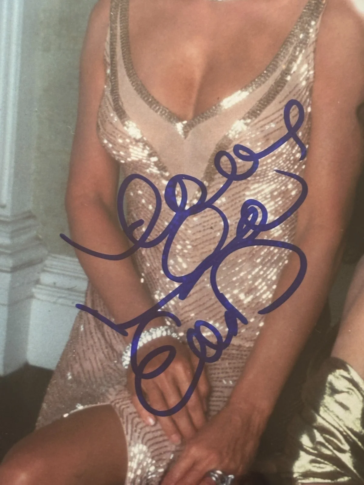 LINDA EVANS, JOAN COLLINS — LINDA EVANS and JOAN COLLINS Signed 8 X 10 PHOTO Beckett Encapsulated AUTO 10, изображение 2