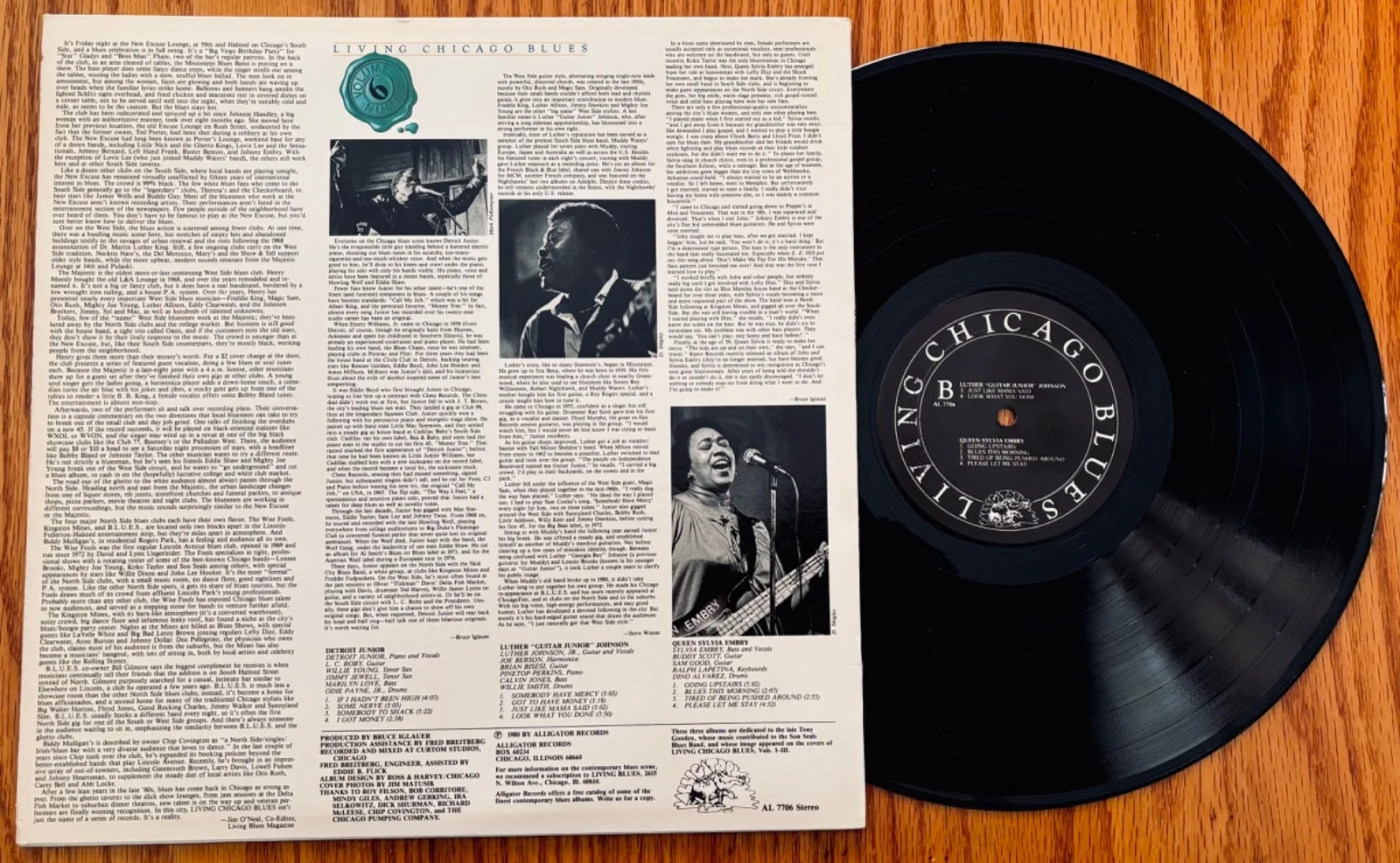 Detroit Jr. & Luther "Guitar Junior" Johnson Signed LIVING CHICAGO BLUES Album, изображение 2