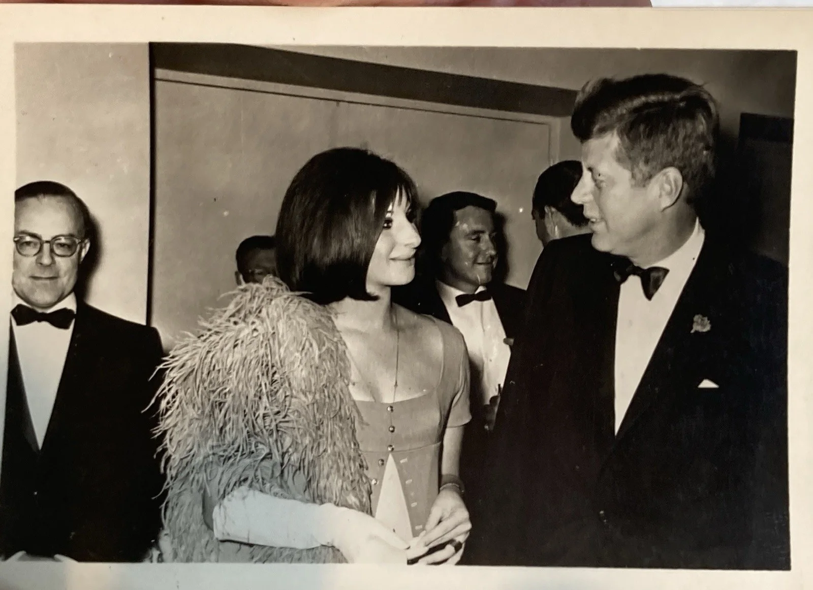 Barbra Streisand — Rare Lot 10 of 1960’s Barbra Streisand Genuine Orig Fan Club Items Signed Photo, изображение 5