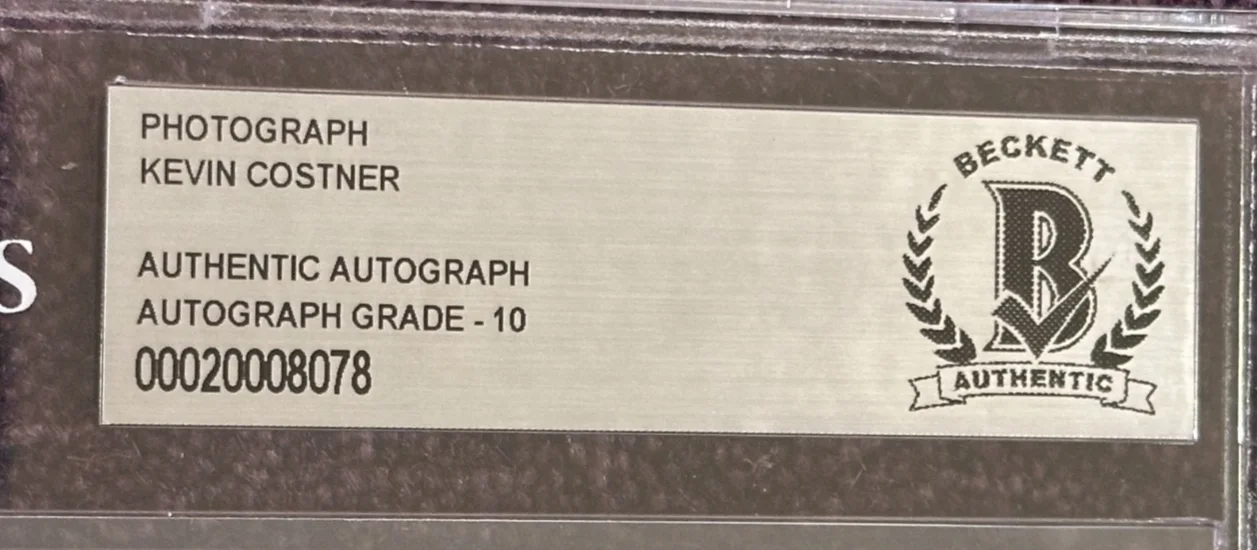 KEVIN COSTNER — KEVIN COSTNER Signed 8 X 10 PHOTO Beckett Encapsulated AUTO 10, image 3