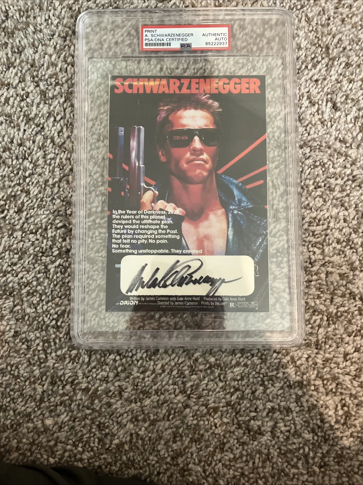 Arnold schwarzenegger — Arnold Schwarzenegger Terminator Print Signed AUTO PSA/DNA CERTIFIED, image 2