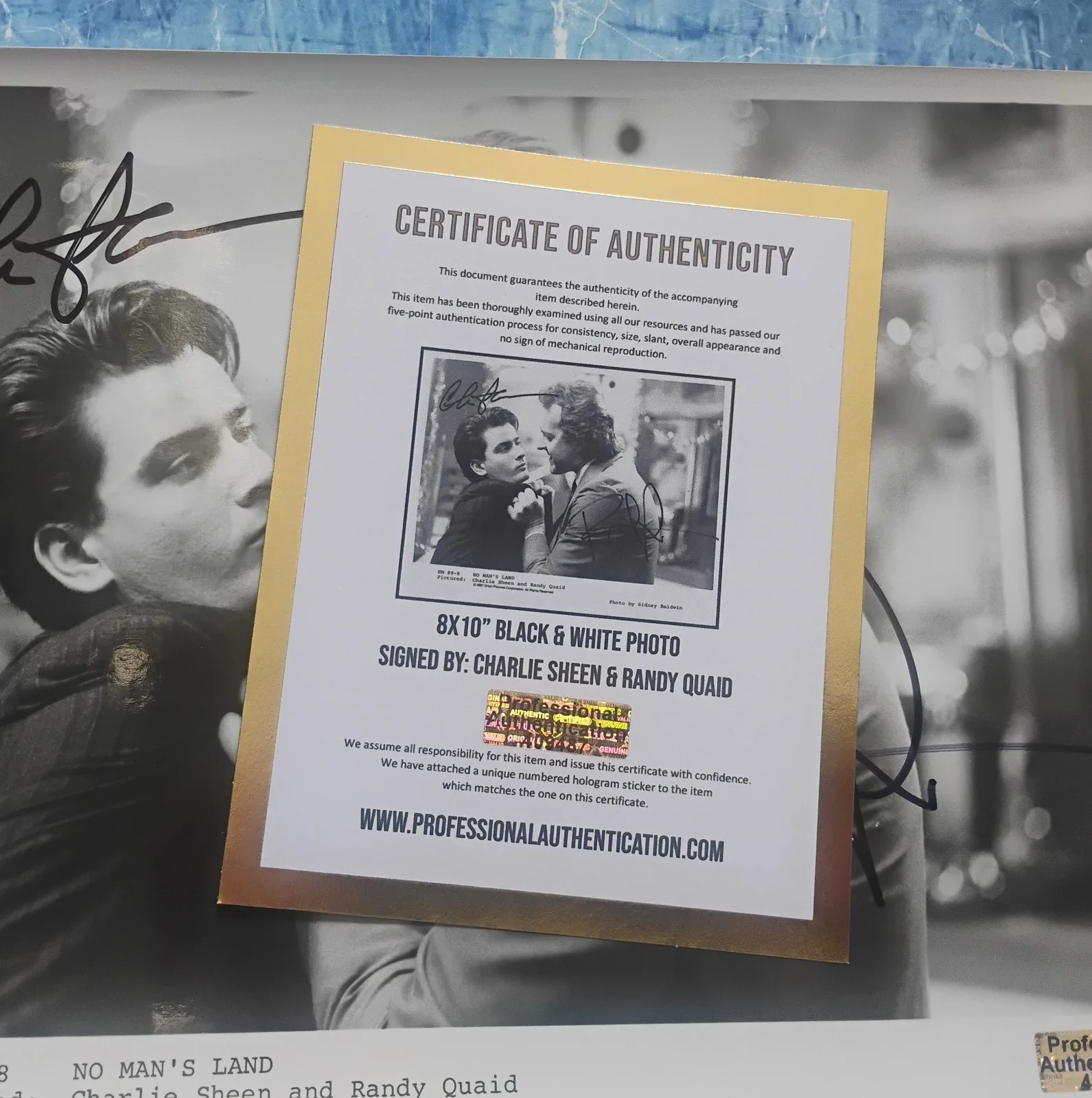 Charlie Sheen & Randy Quaid Hand Signed 8x10 Photo COA No Man's Land NO TARIFFS, изображение 5