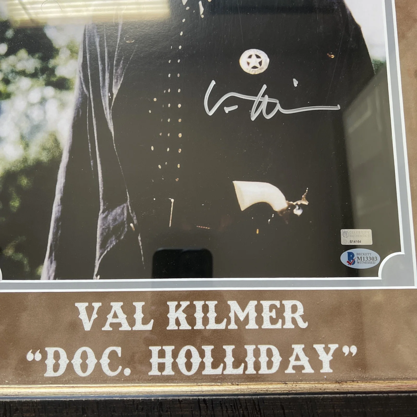 Val Kilmer — Val Kilmer Signed “Doc Holliday” Photo – Tombstone (1993) – Beckett COA, image 2