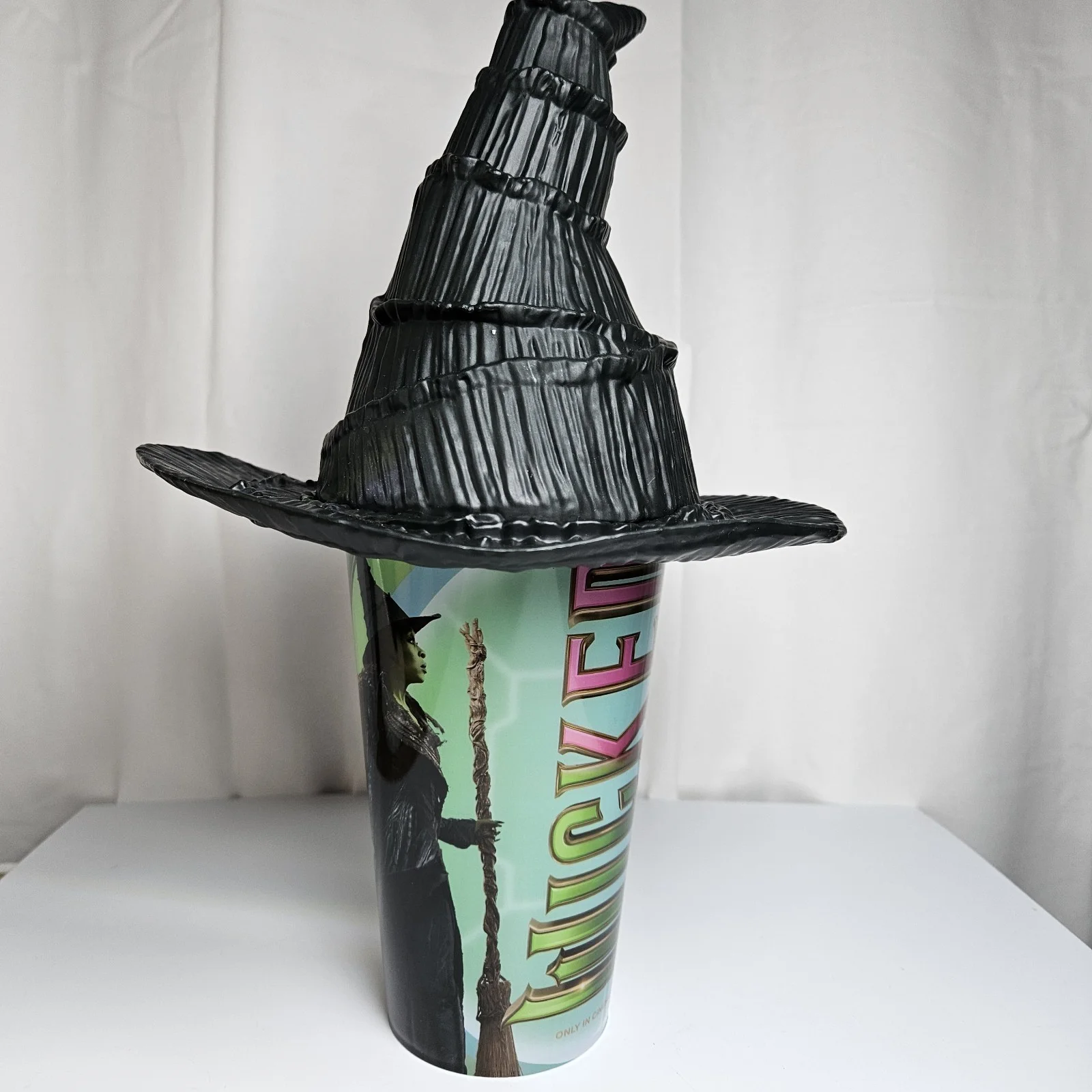 Wicked For Good - Cinema Exclusive Drinks Cup with Elphaba Hat BRAND NEW, изображение 3