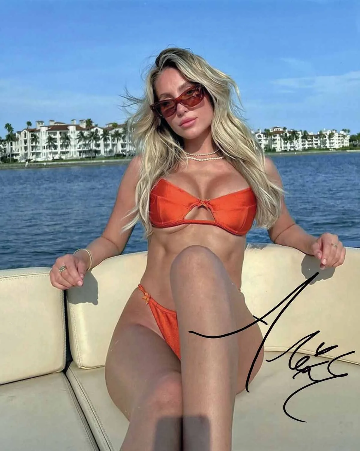 Alix Earle — SI Model Alix Earle Signed 8X10 Photo COA Proof Photo 1