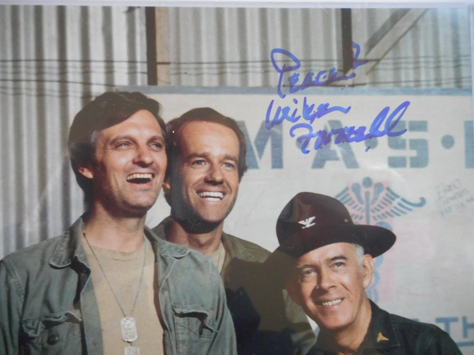 Mike Farrell — Mike Farrell Autographed M*A*S*H BJ Hunnicutt 8x10 Photo BECKETT BAS, image 4