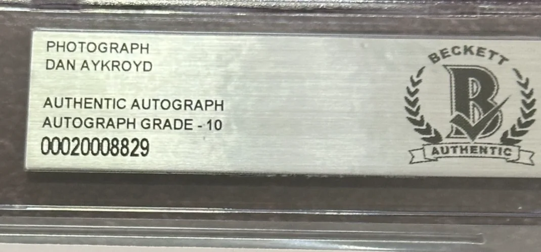 DAN AYKROYD — DAN AYKROYD Signed 8 X 10 PHOTO Beckett Encapsulated AUTO 10 w/ Inscription, image 3
