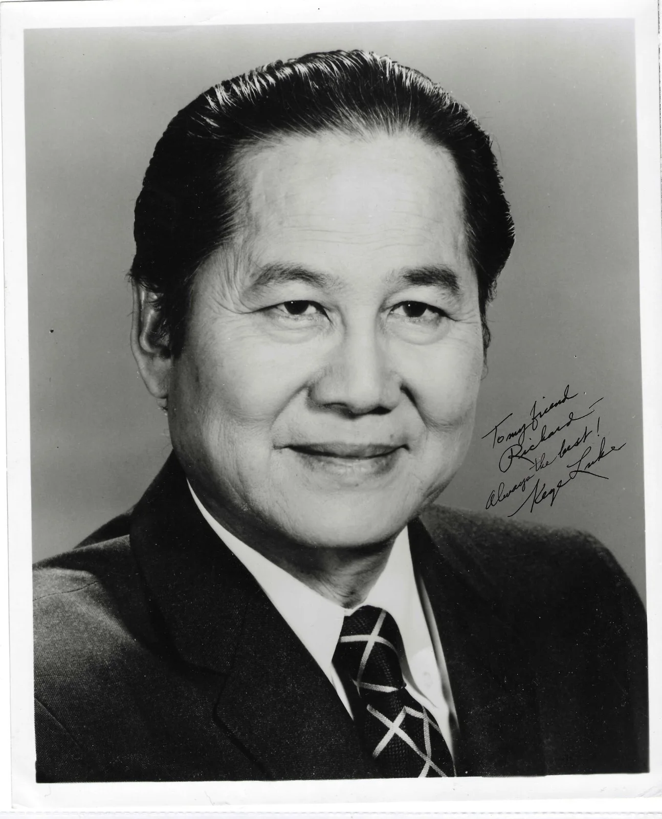 Keye Luke — KEYE LUKE Signed 8x10 with UACC COA .. #1 Son in Charlie Chan, Kung Fu, KATO