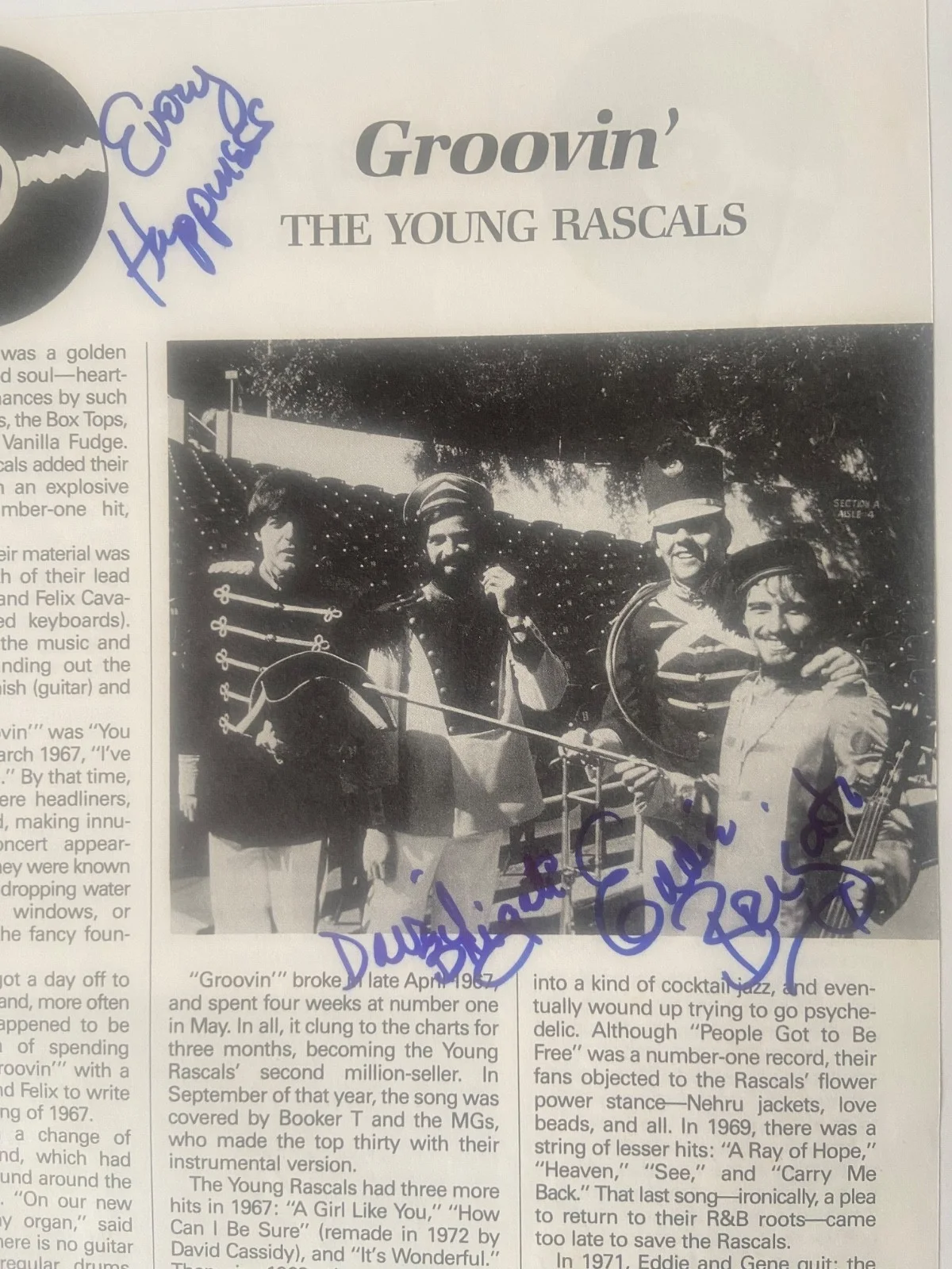 The Young Rascals-Eddie & David Brigati-Signed 8" x 11" Magazine Page, изображение 2