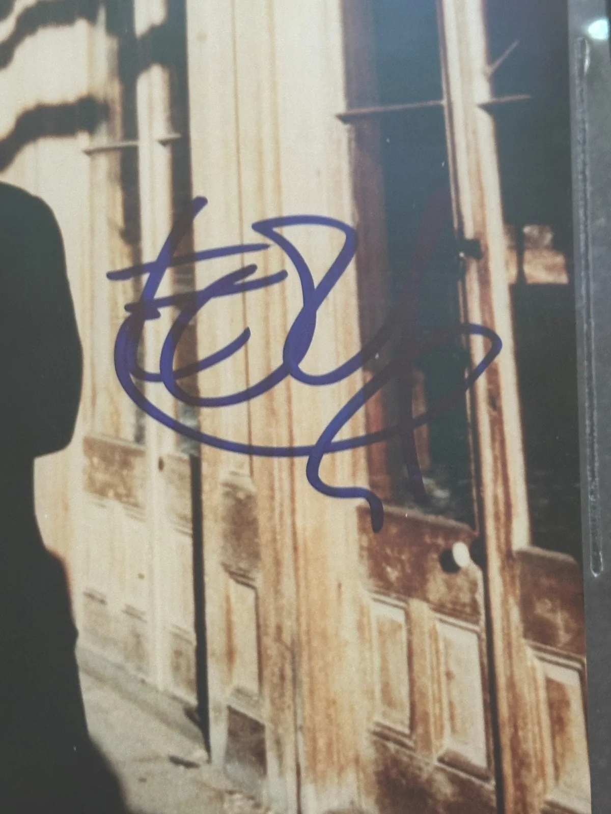 BONO and EDGE Signed U2 8 X 10 PHOTO Beckett Encapsulated (BAS), изображение 3