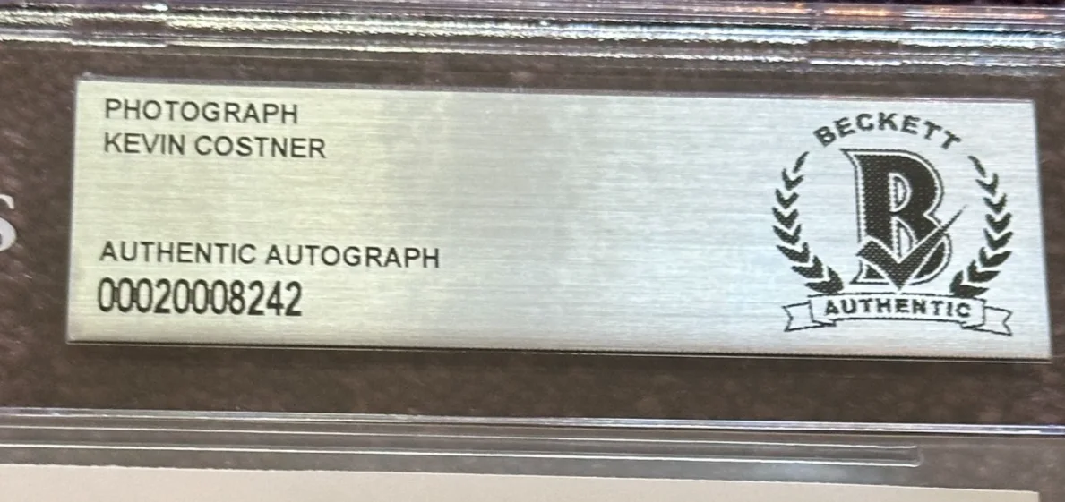 KEVIN COSTNER — KEVIN COSTNER Signed 8 X 10 PHOTO Beckett Encapsulated, image 3