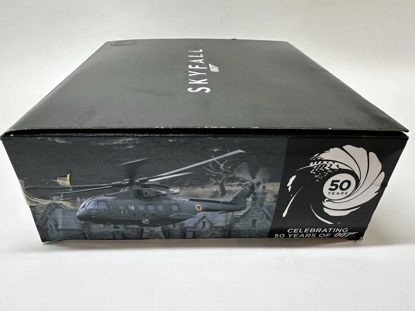 Italeri 48182 Agusta Westland AW101 Bond Skyfall 1:100 Scale Model Helicopter, изображение 4