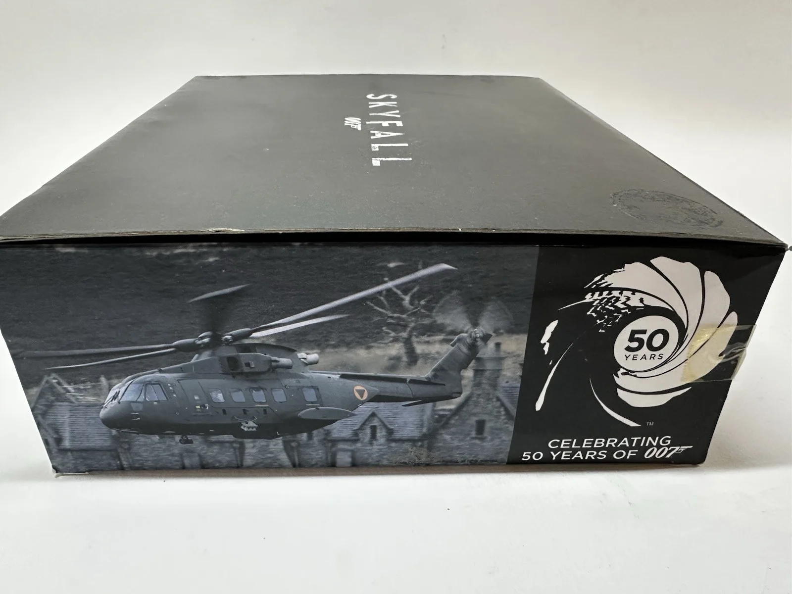 Italeri 48182 Agusta Westland AW101 Bond Skyfall 1:100 Scale Model Helicopter, изображение 5