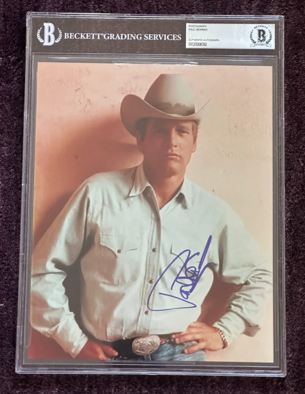 PAUL NEWMAN — PAUL NEWMAN Signed 8 X 10 PHOTO Beckett Encapsulated (BAS)