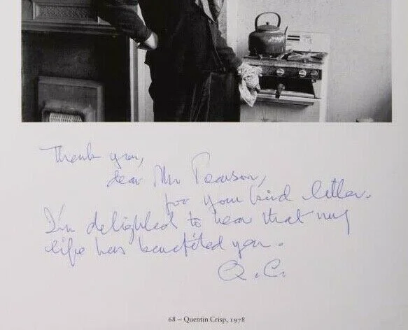 Quentin Crisp — Quentin Crisp Actor, Writer & Critic Signed Inscribed Autograph Magazine Sheet, image 3