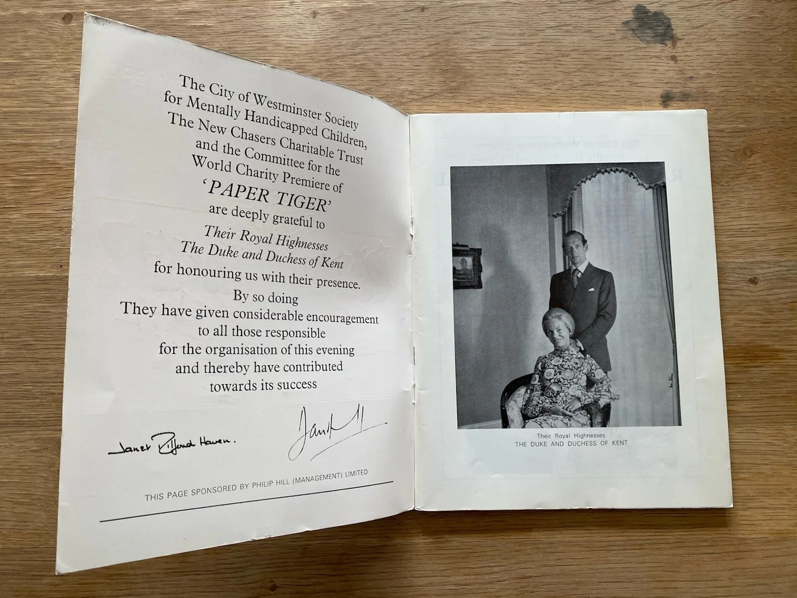 PAPER TIGER ROYAL WORLD CHARITY PREMIERE BROCHURE EMPIRE LEICESTER SQ 01/05/75, изображение 2