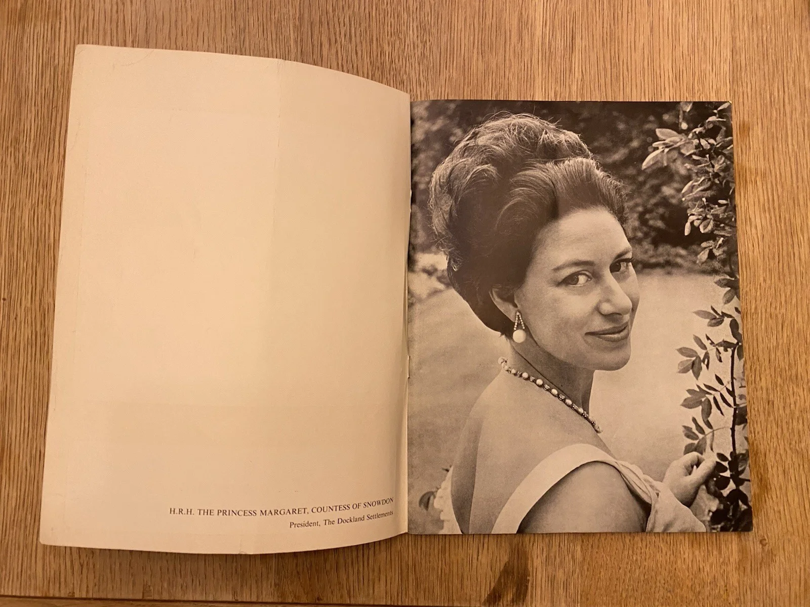 FAR FROM THE MADDING CROWD - ROYAL PREMIERE BROCHURE ODEON MARBLE ARCH 16/10/67, image 2