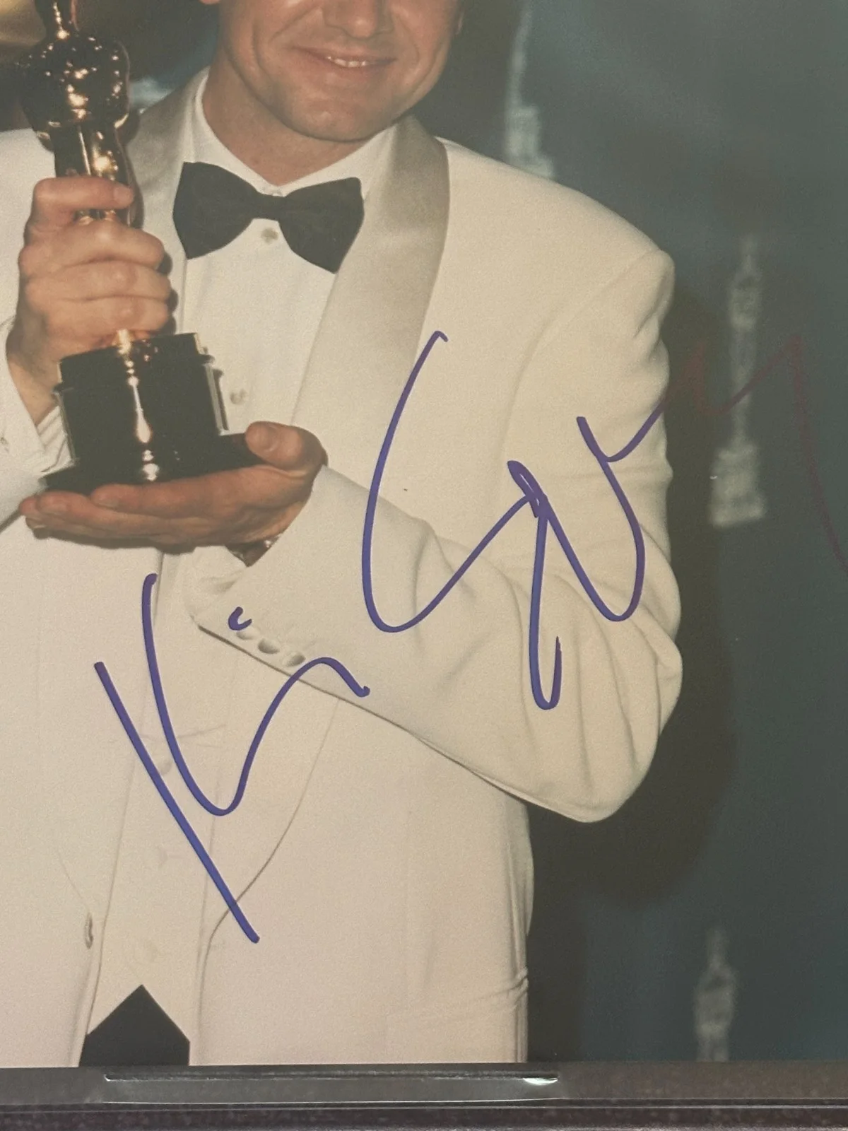 KEVIN SPACEY — KEVIN SPACEY Signed OSCARS 8 X 10 PHOTO Beckett Encapsulated (BAS), изображение 2
