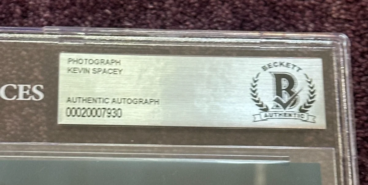 KEVIN SPACEY — KEVIN SPACEY Signed OSCARS 8 X 10 PHOTO Beckett Encapsulated (BAS), изображение 3
