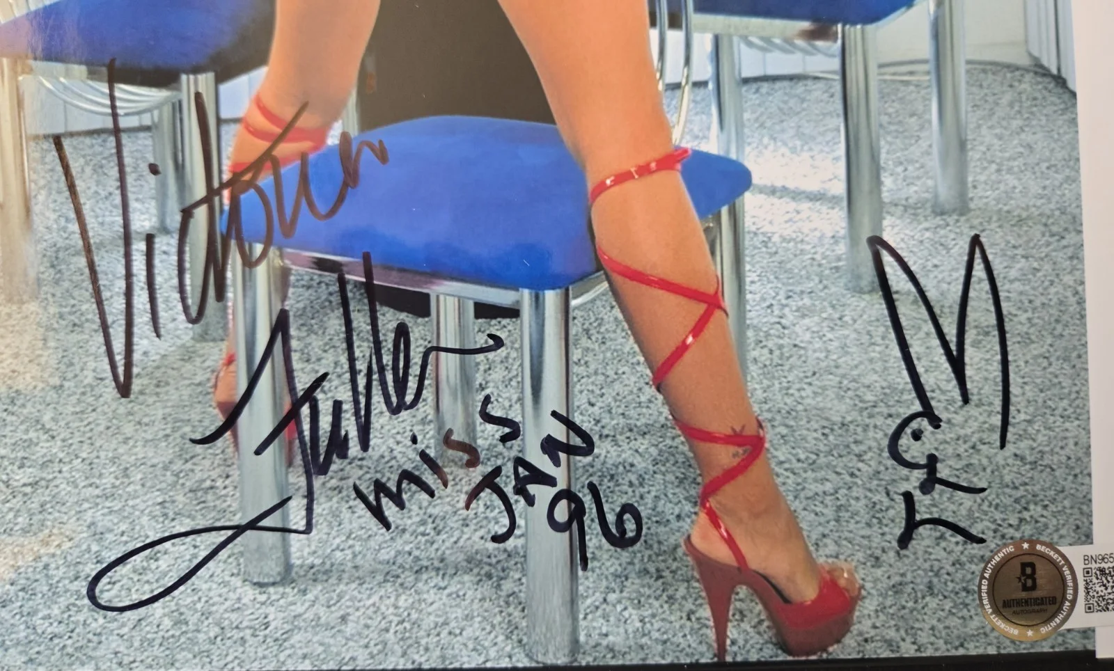 Victoria Fuller — Victoria Fuller Signed Photo Playboy Playmate Model BAS Coa 8x10 Celebrity Hot, image 2