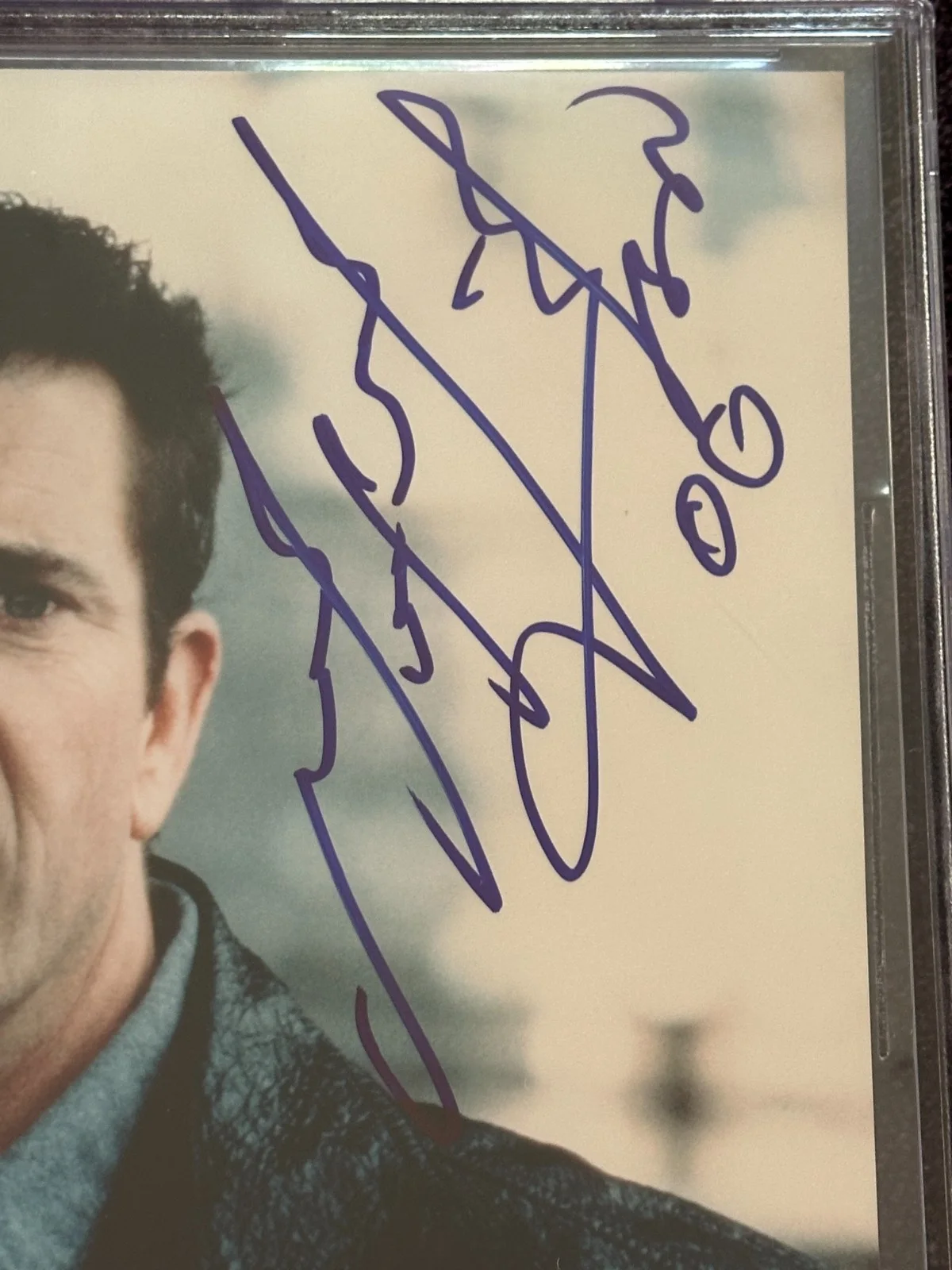 MEL GIBSON — MEL GIBSON Signed 8 X 10 PHOTO Beckett Encapsulated (BAS), изображение 2