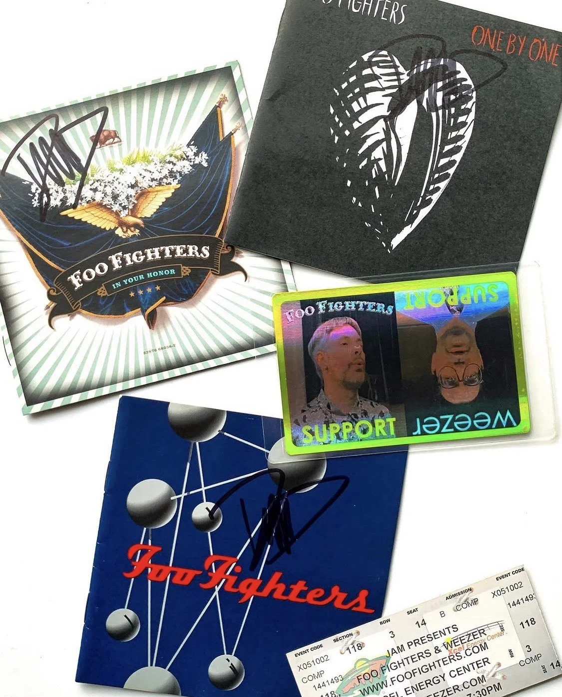 Foo Fighters Dave Grohl Signed Autographs CD Album Covers Framed With Ticket, image 2