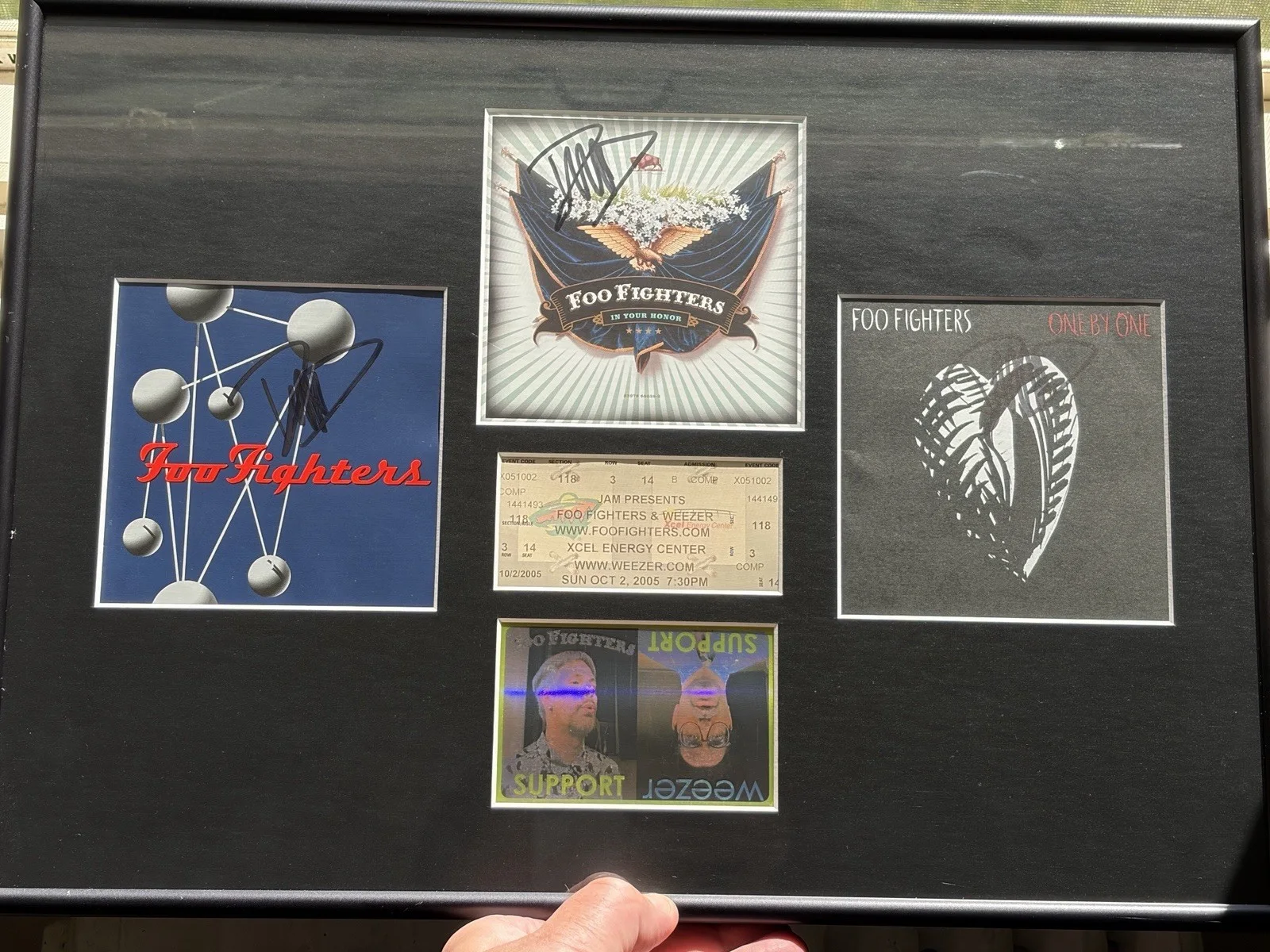 Foo Fighters Dave Grohl Signed Autographs CD Album Covers Framed With Ticket, image 3