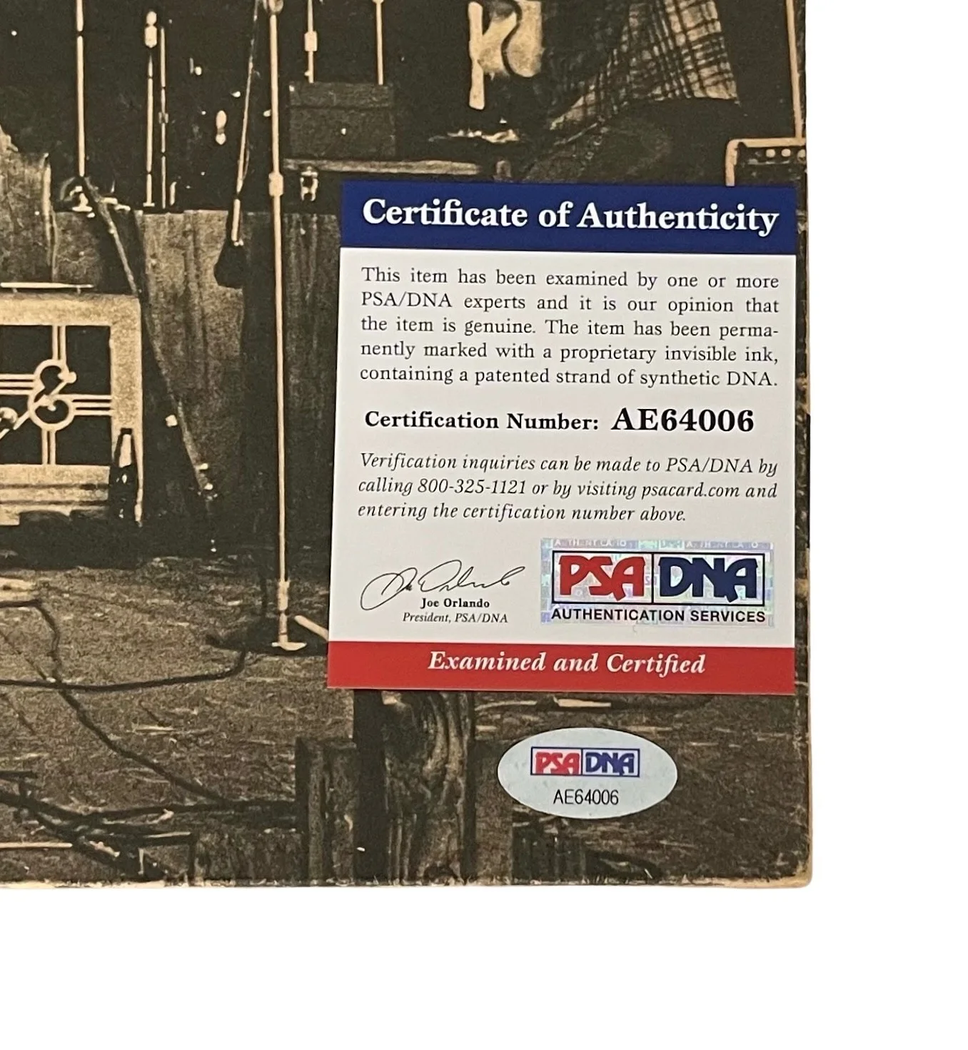 NEIL YOUNG SIGNED HARVEST VINYL RECORD *** FULL SIGNATURE *** PSA COA AE64006, изображение 3