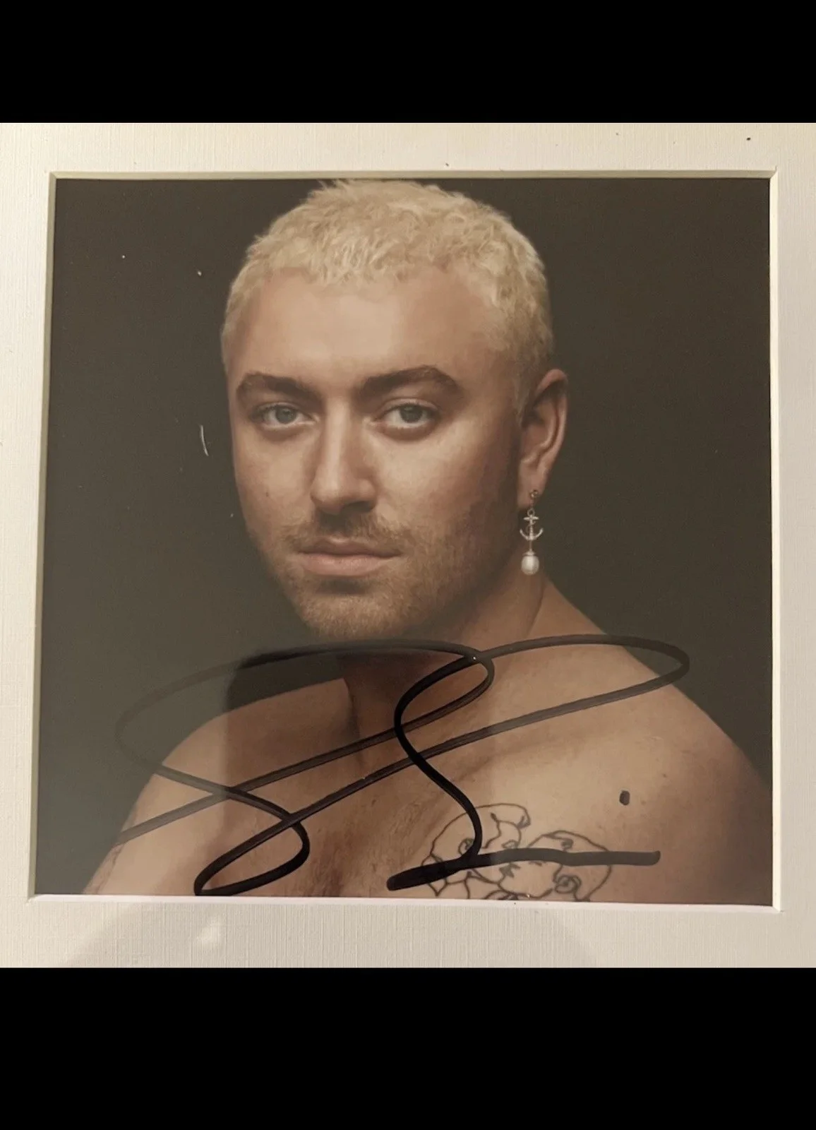 Sam Smith — Sam Smith Signed Autograph Gloria CD Framed PSA/DNA COA, image 2