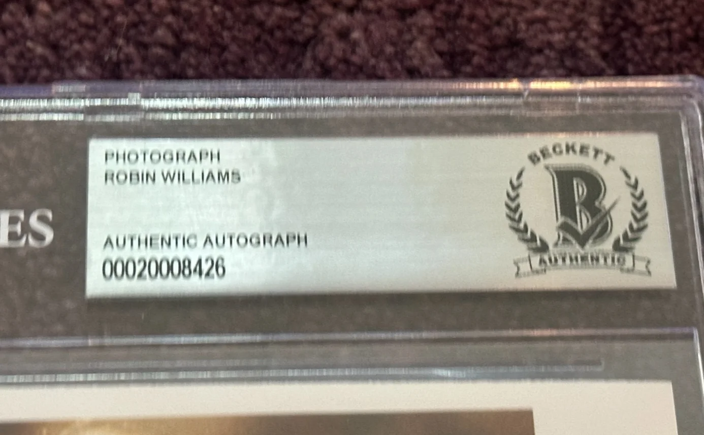 Robin Williams — ROBIN WILLIAMS Signed MORK & MINDY 8 X 10 PHOTO Beckett Encapsulated (BAS), image 3