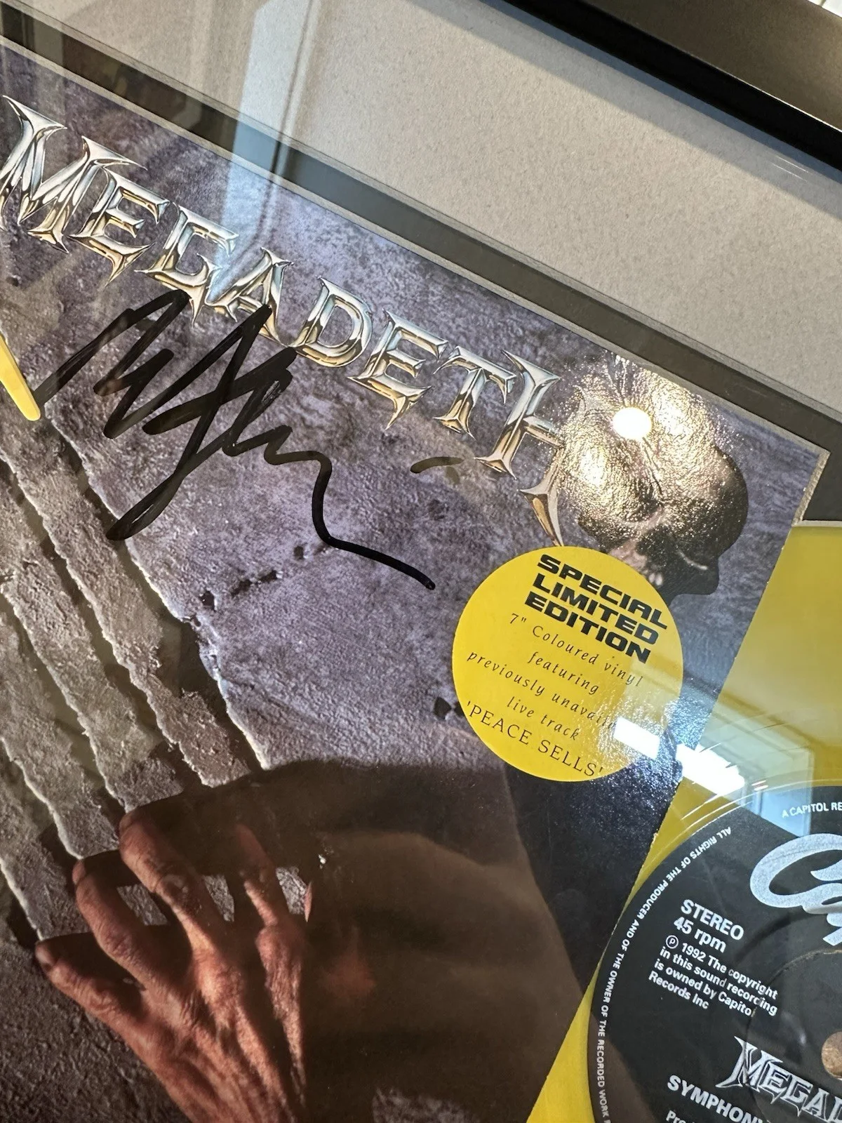 Megadeth Signed Symphony Of Destruction 45 LP Marty Friedman And David Ellefson, изображение 4