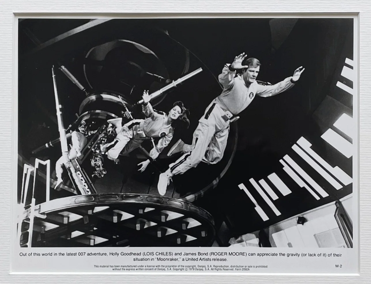 James Bond Moonraker Photo Original 8X10 Inch B&W Press Publicity Still: Framed, изображение 3
