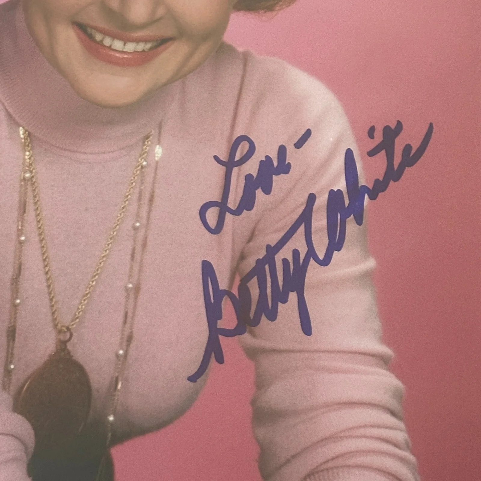 BETTY WHITE — BETTY WHITE Signed 8 X 10 PHOTO Beckett Encapsulated AUTO 10, image 2
