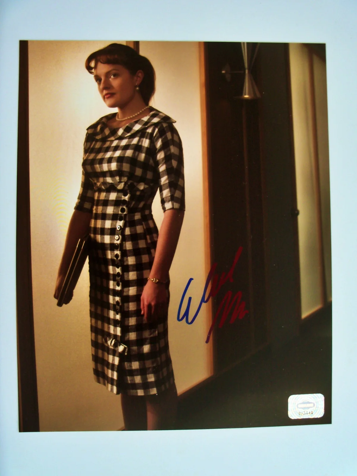 Elizabeth Moss — ELIZABETH MOSS Signed Autographed 8X10 Photo W/ Hologram/Serial #