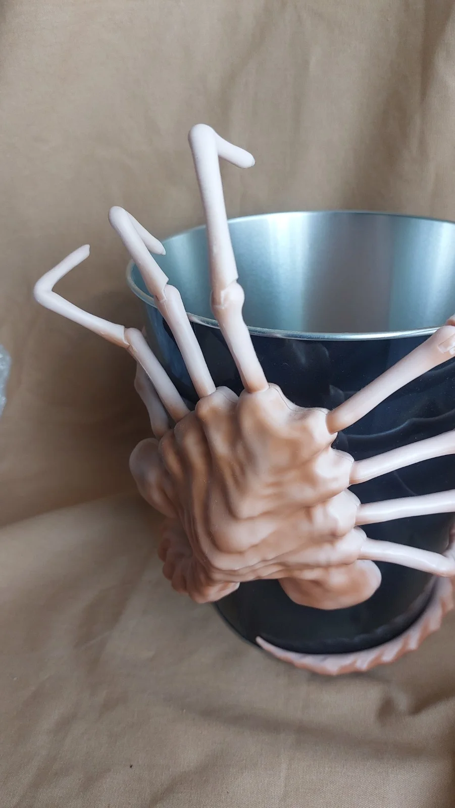 ALIEN Romulus Facehugger Popcorn Bucket Odeon Exclusive, image 3