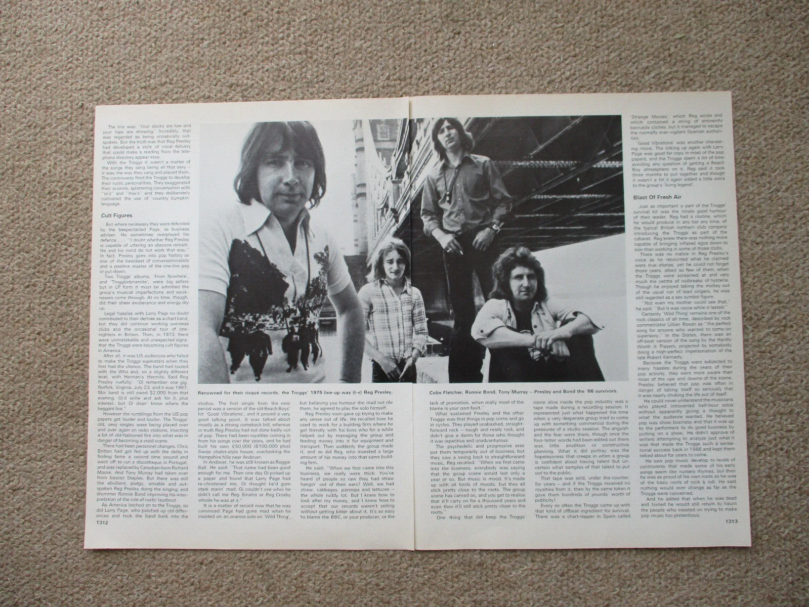The Troggs - 3 page magazine article with colour and B/W pics, изображение 2