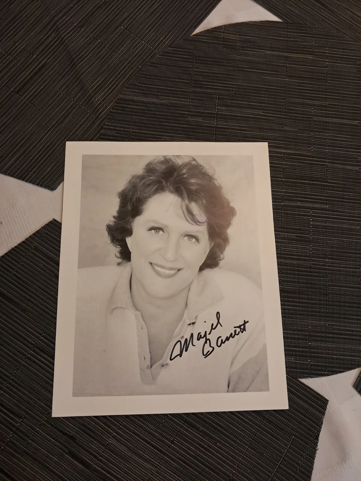 Majel Barrett-Rodenberry Autographed 8x10 Photo, изображение 2