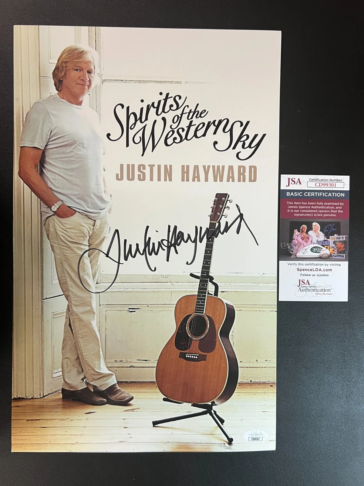 Justin Hayward — Justin Hayward Signed Color Poster JSA CERT. "The Moody Blues" Rock Singer AUTO!