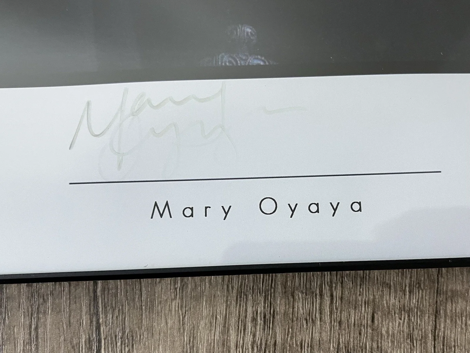 Mary Oyaya — Mary Oyaya autograph - 14" x 11" Star Wars Celebrity Autograph Series, изображение 2