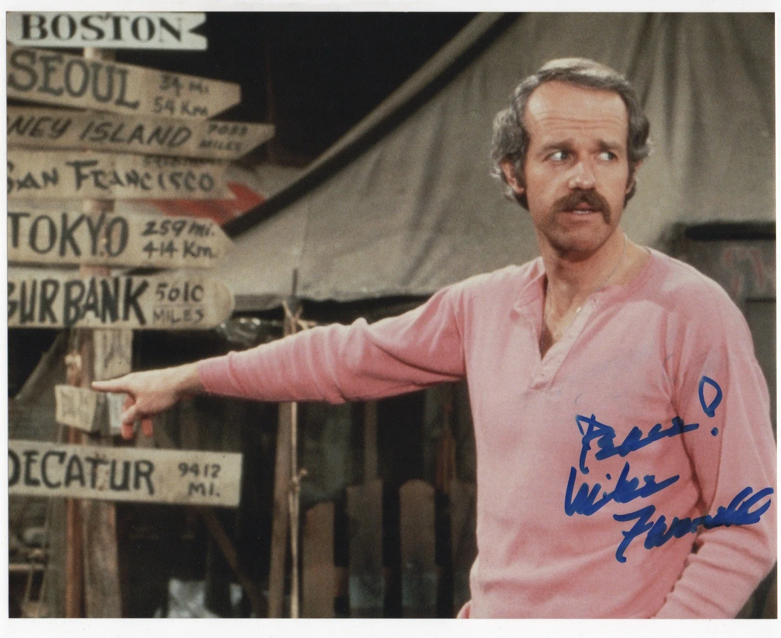 Mike Farrell — Mike Farrell signed autograph 8x10 Photo No COA Pass BAS PSA JSA MASH BJ *INR