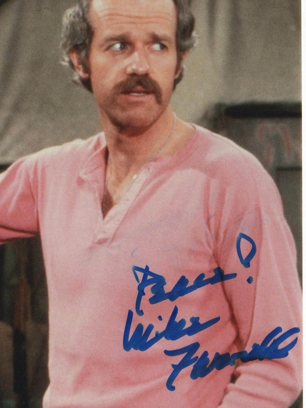 Mike Farrell — Mike Farrell signed autograph 8x10 Photo No COA Pass BAS PSA JSA MASH BJ *INR, изображение 2