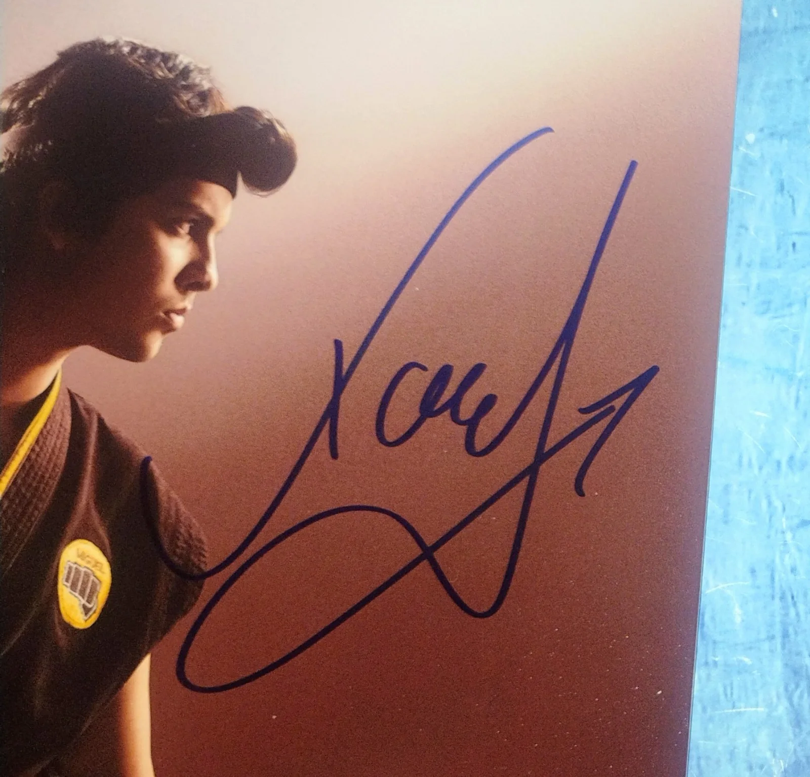 Xolo Mariduena Hand Signed Autograph 8x10 Photo JSA COA Cobra Kai NO US TARIFFS, изображение 3