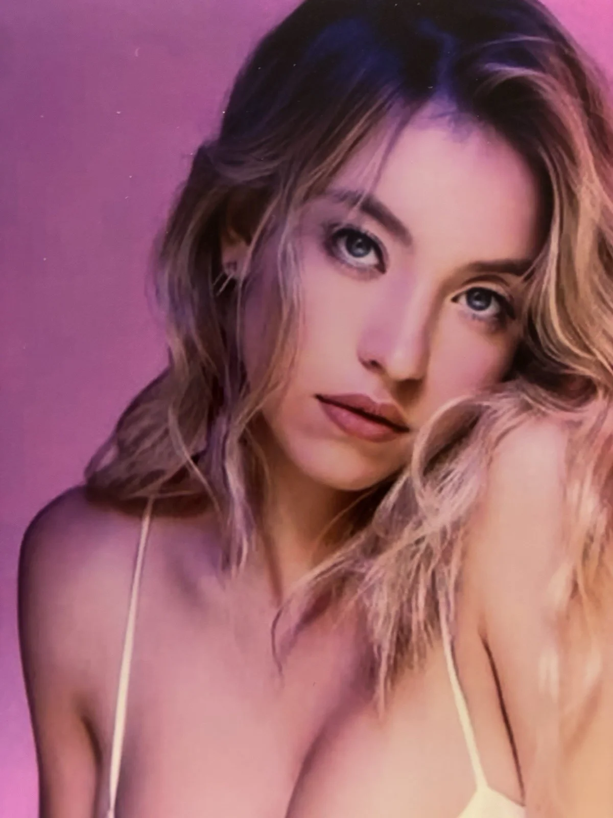 Sydney Sweeney / Housemaid Americana Sexy Pink Signed Autograph 8x10 Photo COA, изображение 2