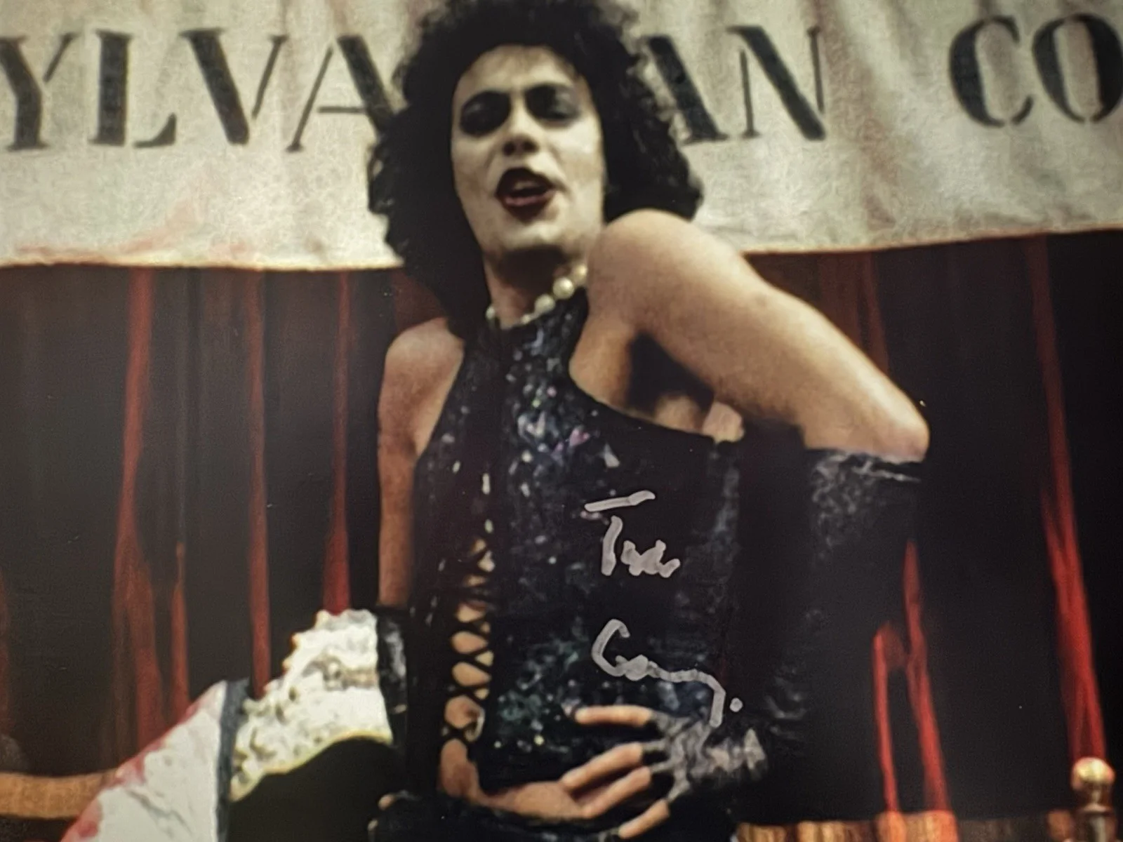 Tim Curry — Tim Curry Signed 11x14 Rocky Horror Picture Show Photo Beckett COA, изображение 2
